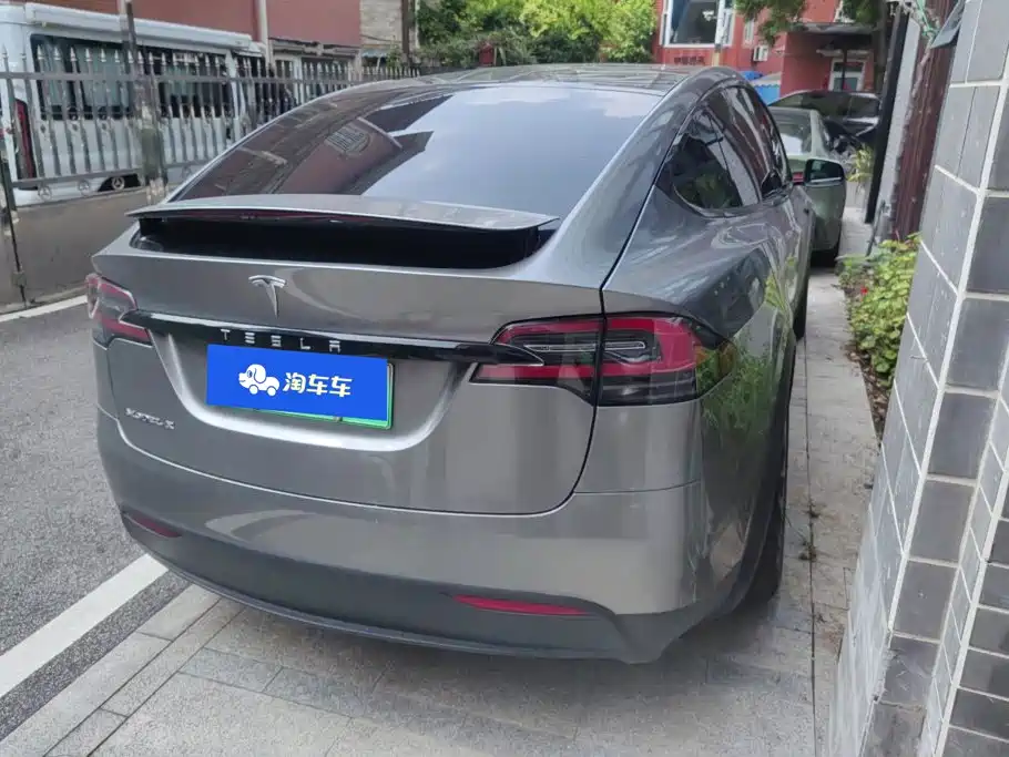 Tesla Model X — фото 3