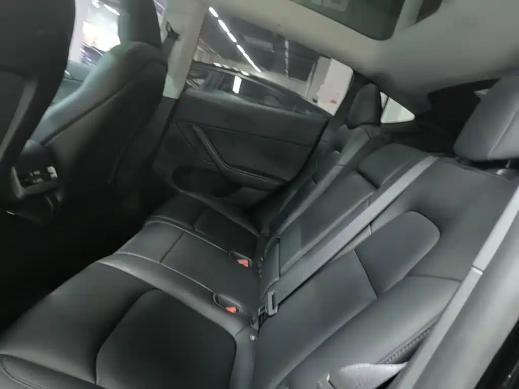 Tesla Model Y — фото 17