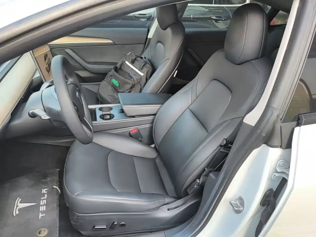 Tesla Model 3 — фото 15