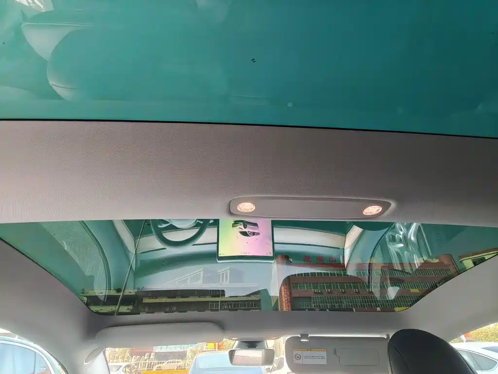Tesla Model 3 — фото 18