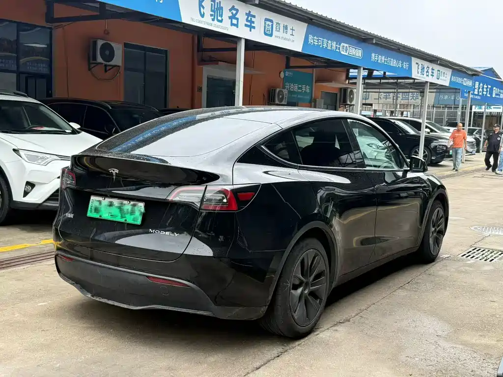 Tesla Model Y — фото 7