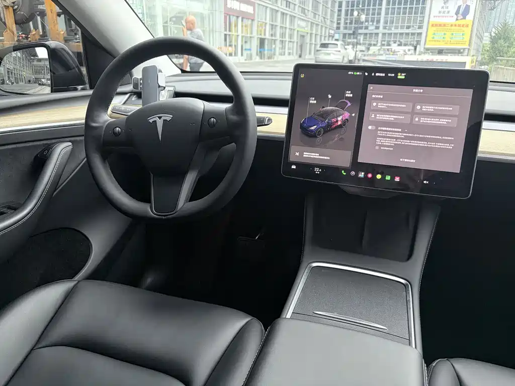 Tesla Model Y — фото 14