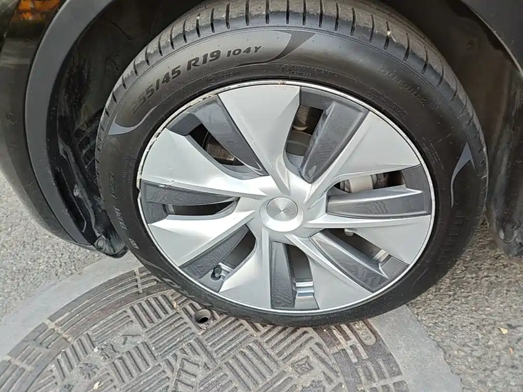 Tesla Model Y — фото 23
