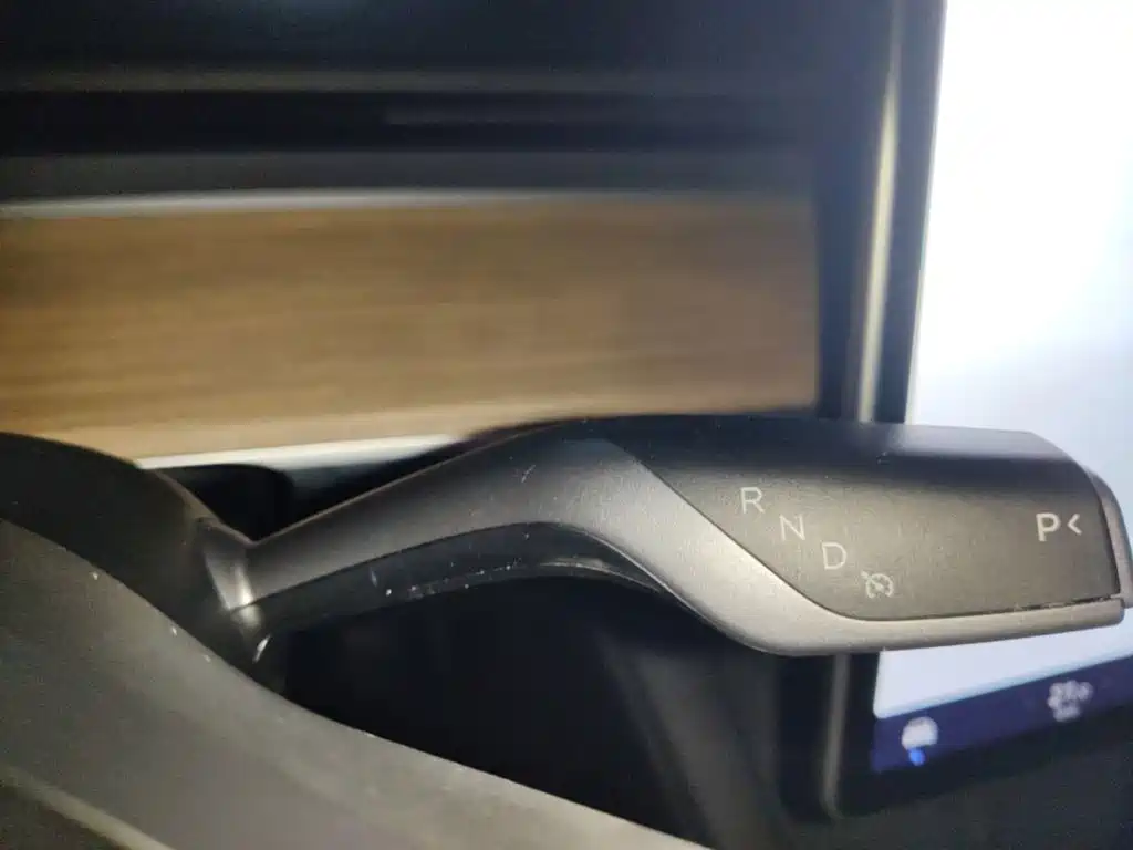 Tesla Model 3 — фото 14