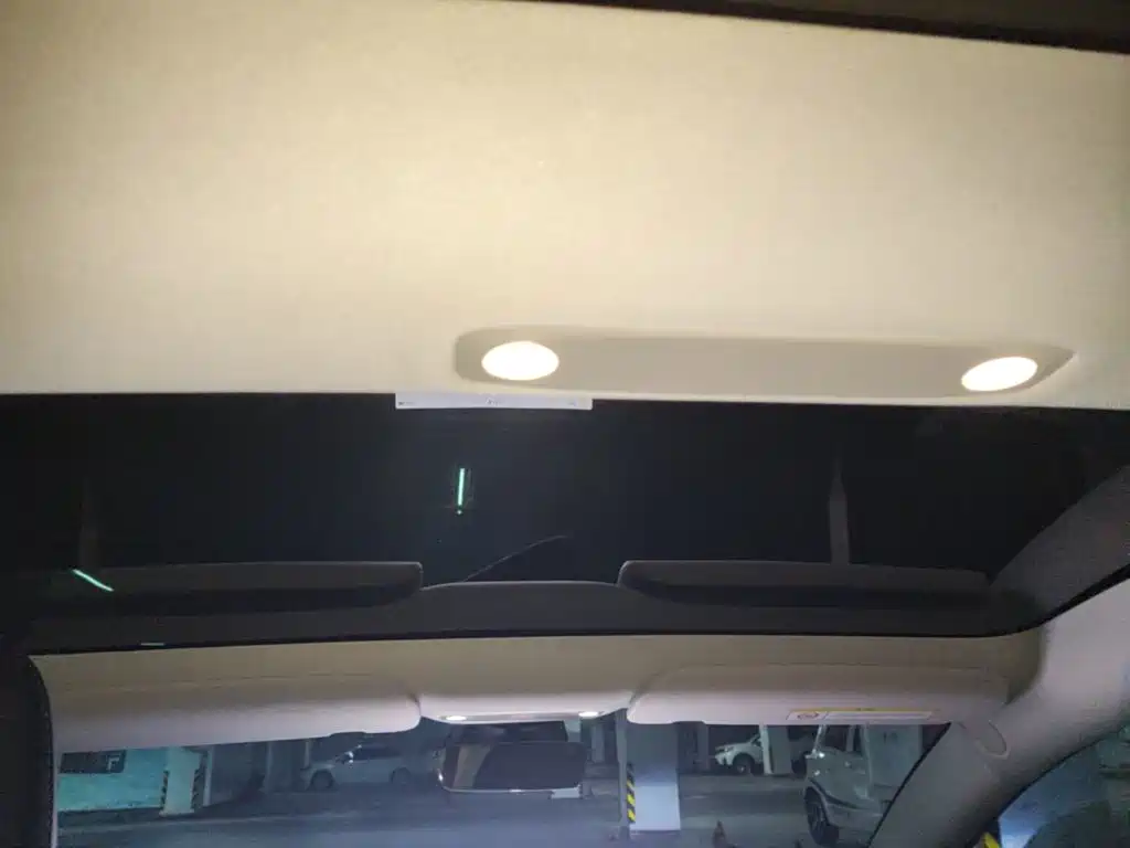 Tesla Model 3 — фото 18
