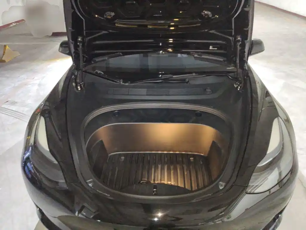 Tesla Model 3 — фото 20