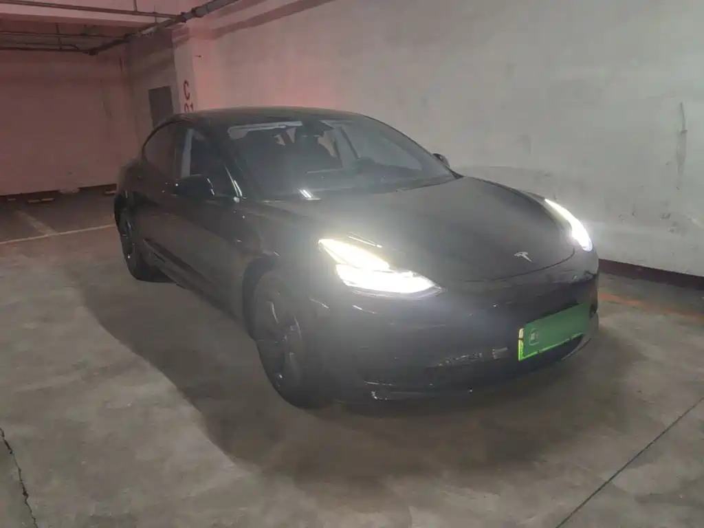 Tesla Model 3 — фото 4