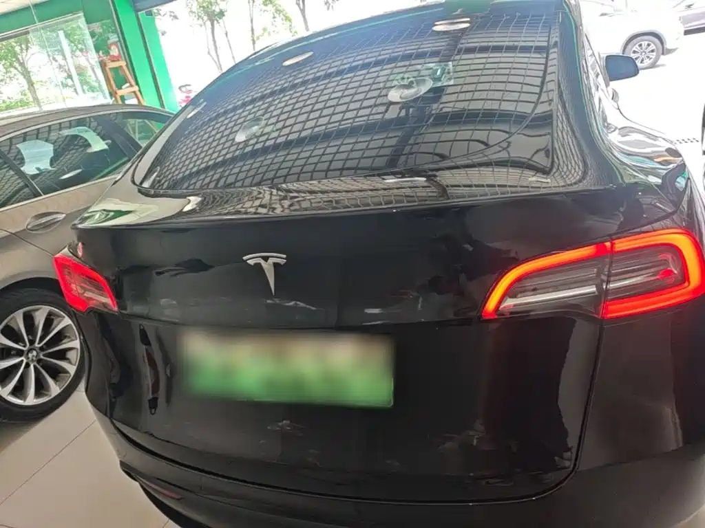 Tesla Model Y — фото 6