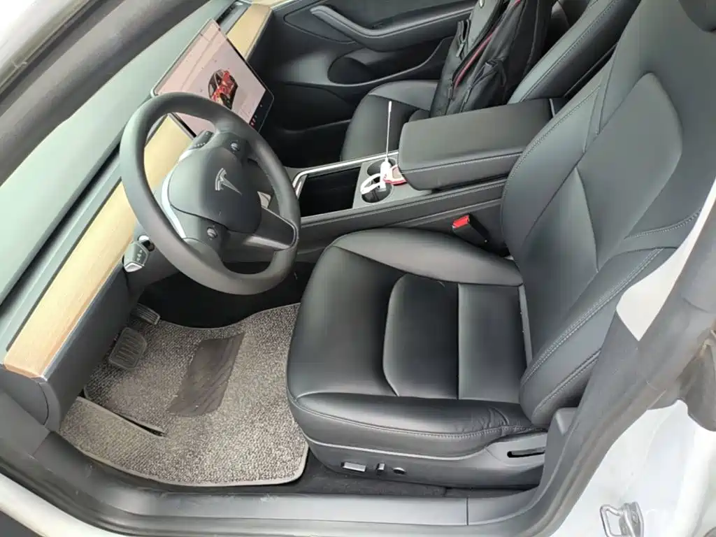 Tesla Model 3 — фото 15