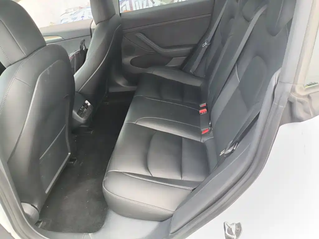 Tesla Model 3 — фото 17