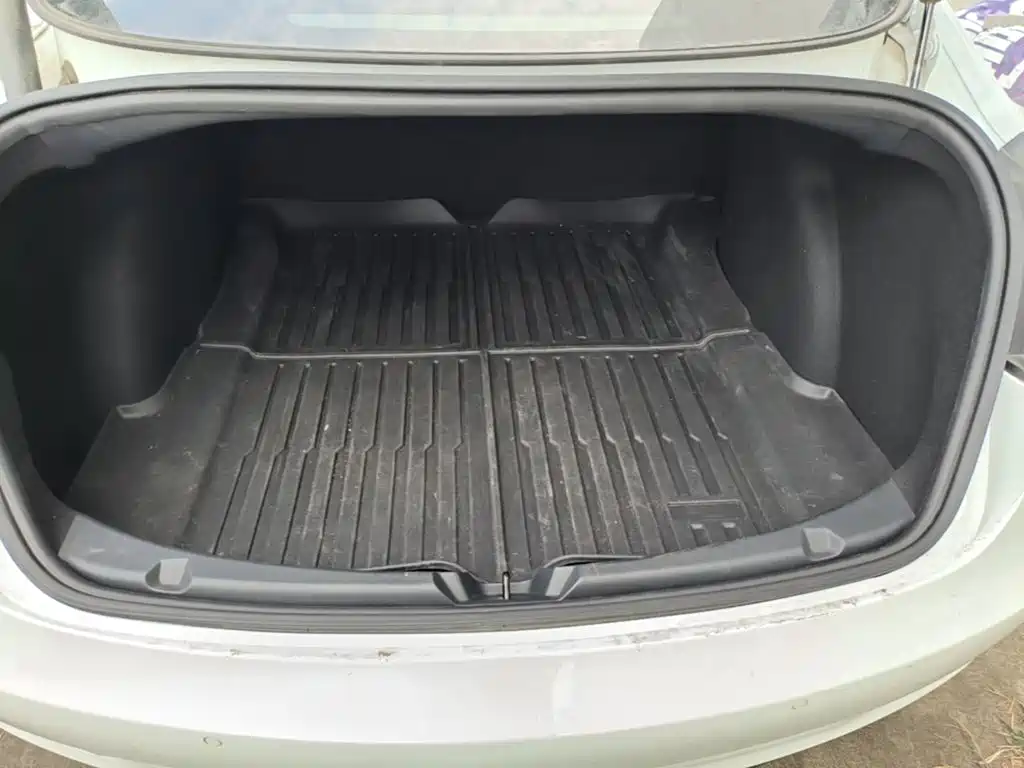 Tesla Model 3 — фото 19