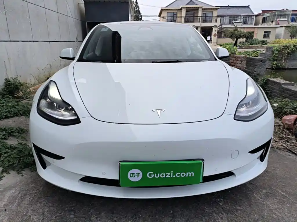 Tesla Model 3 — фото 3
