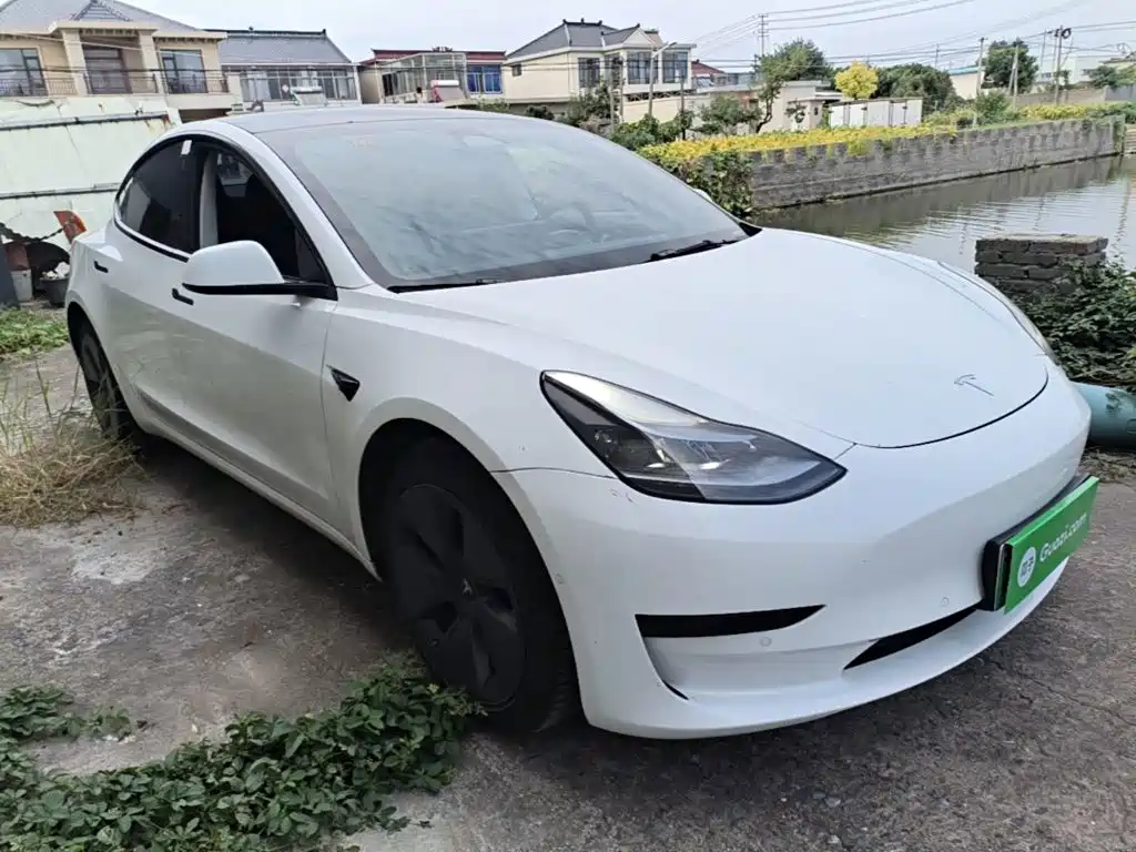 Tesla Model 3 — фото 4