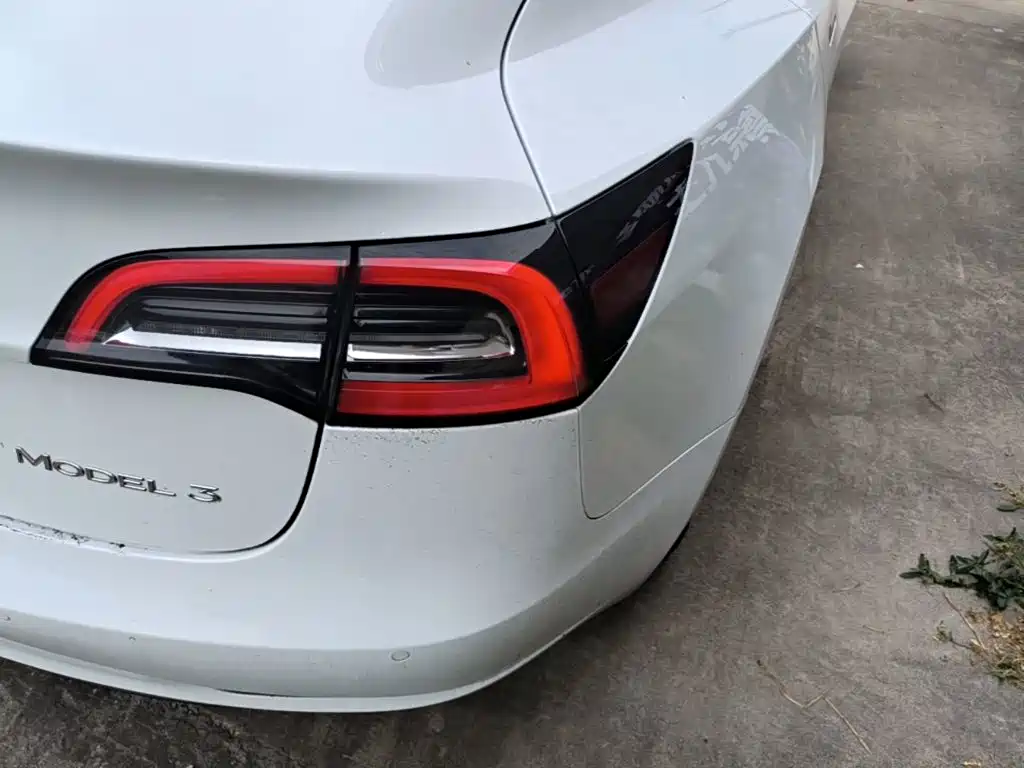 Tesla Model 3 — фото 8