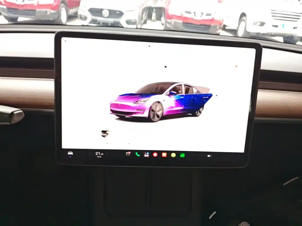 Tesla Model 3 — фото 13