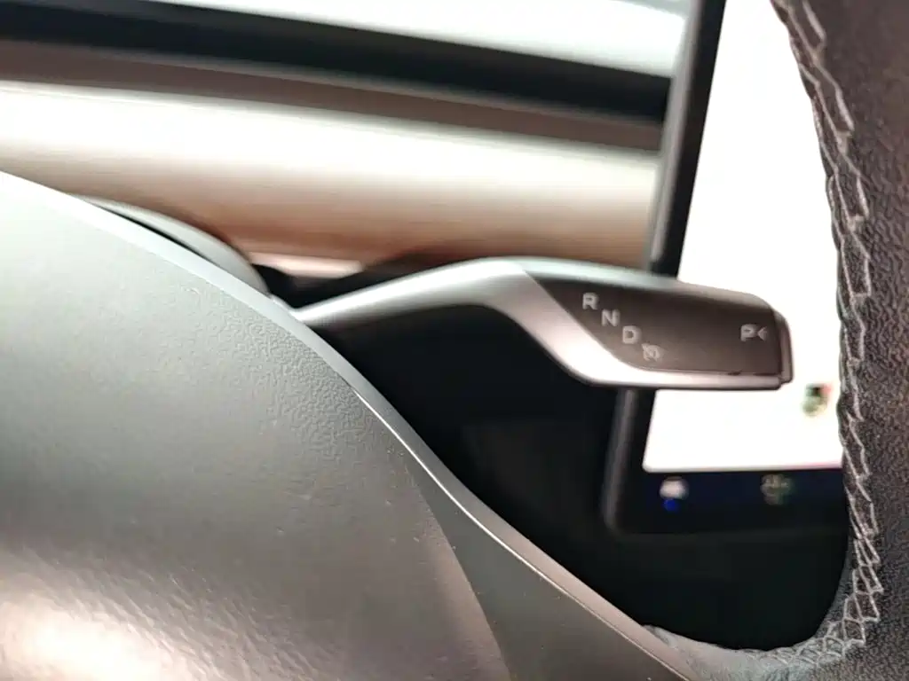 Tesla Model 3 — фото 14