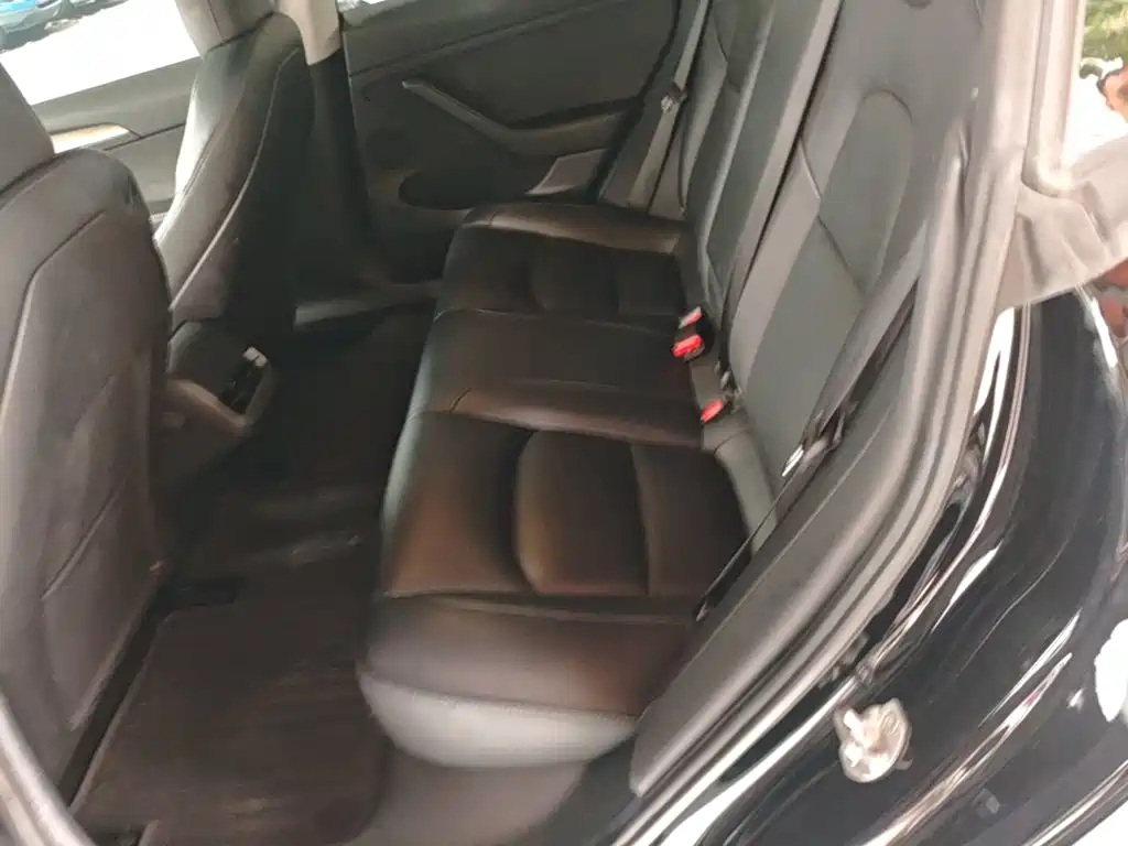 Tesla Model 3 — фото 17