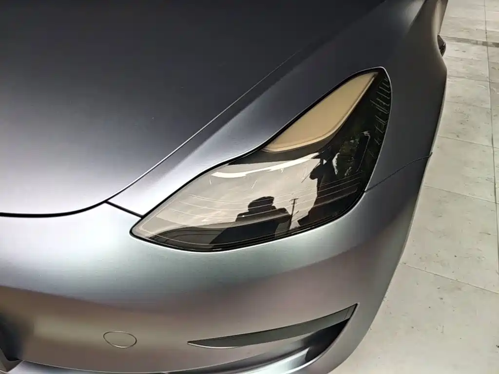 Tesla Model 3 — фото 24