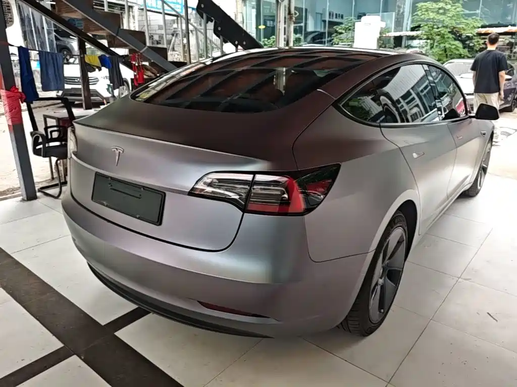 Tesla Model 3 — фото 7
