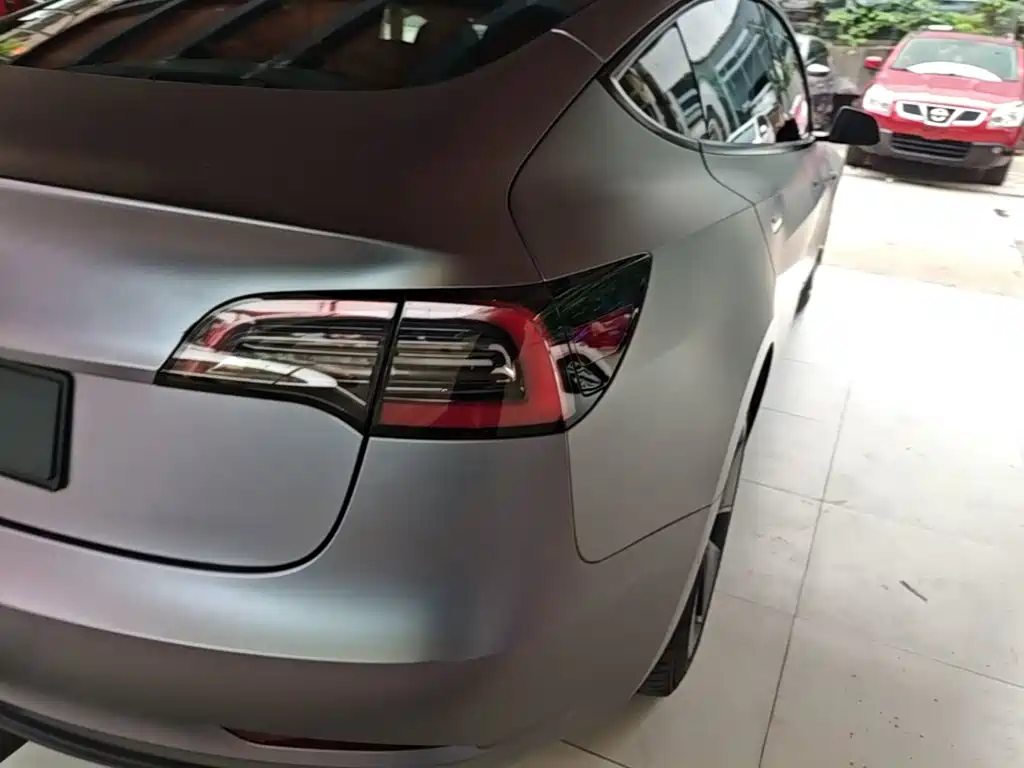 Tesla Model 3 — фото 8