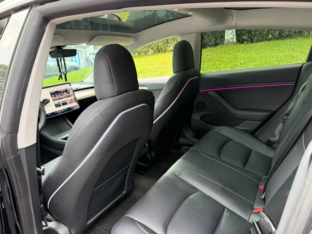 Tesla Model 3 — фото 11