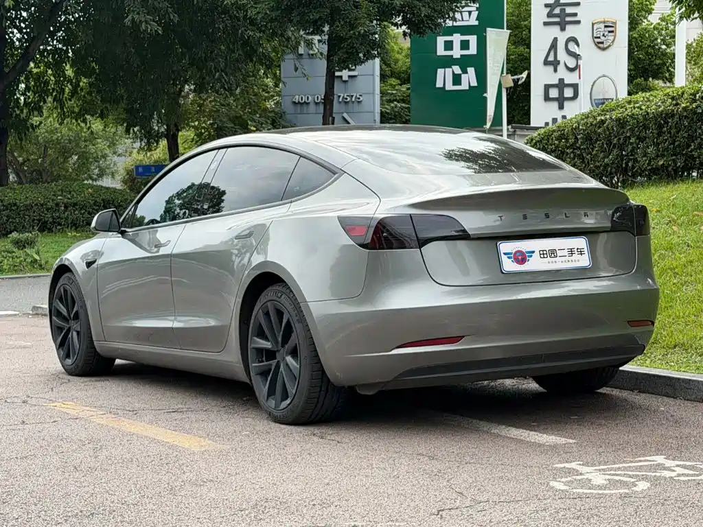 Tesla Model 3 — фото 4