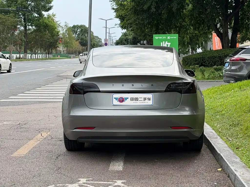 Tesla Model 3 — фото 5