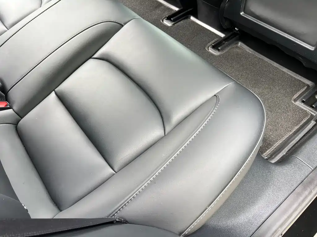 Tesla Model 3 — фото 17