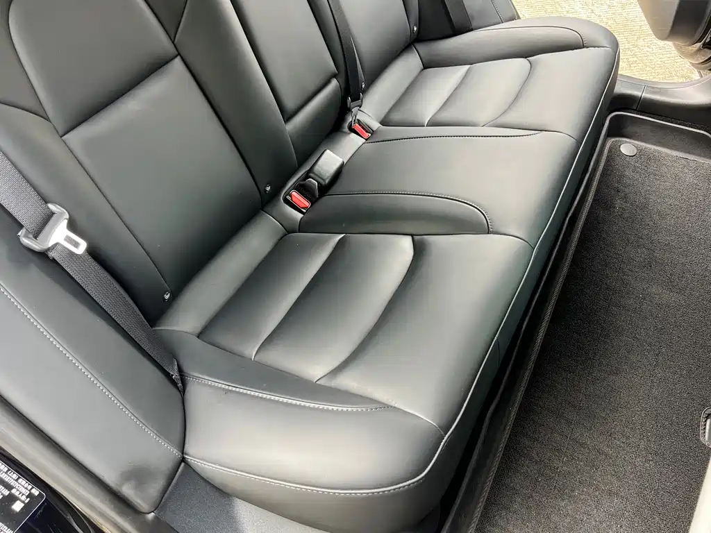 Tesla Model 3 — фото 18