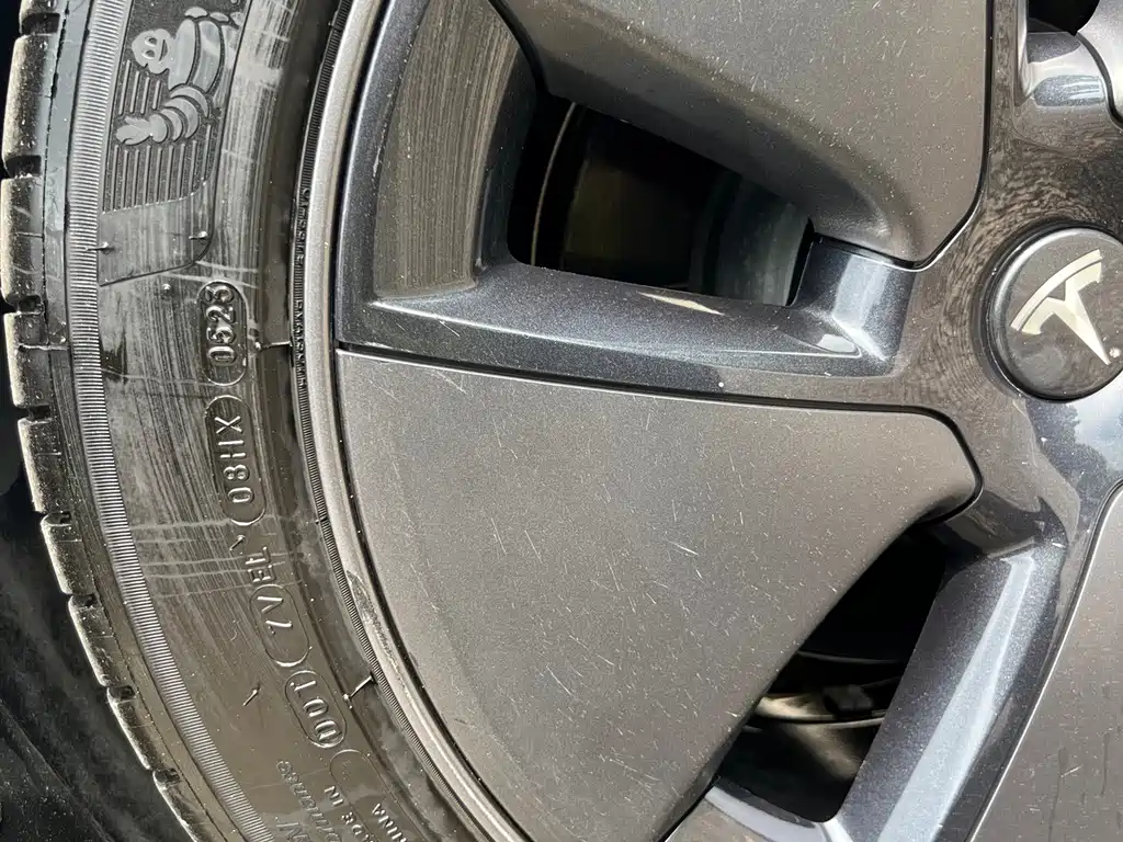 Tesla Model 3 — фото 19