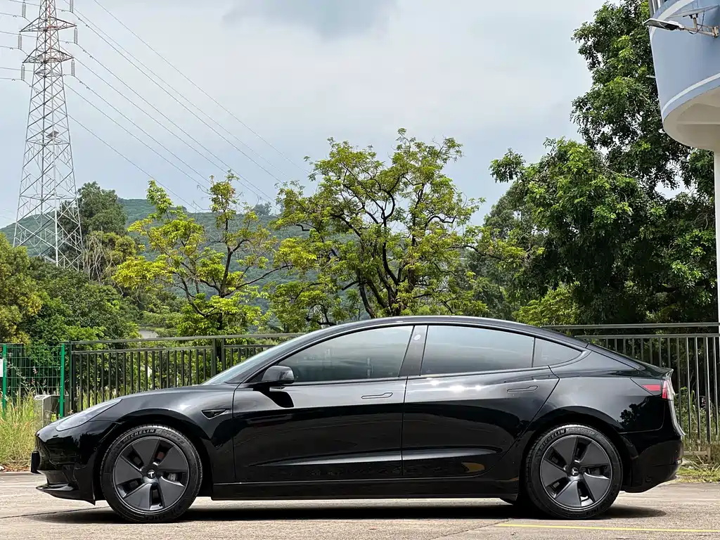 Tesla Model 3 — фото 24