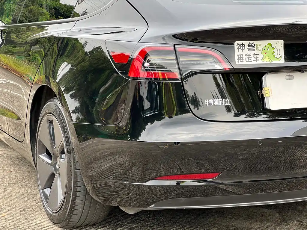 Tesla Model 3 — фото 25