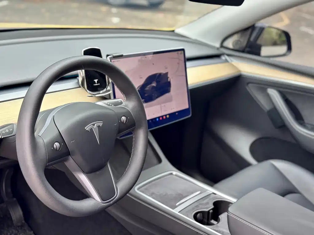 Tesla Model Y — фото 4