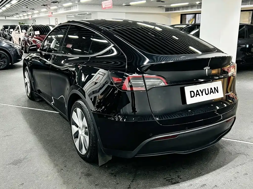 Tesla Model Y — фото 7