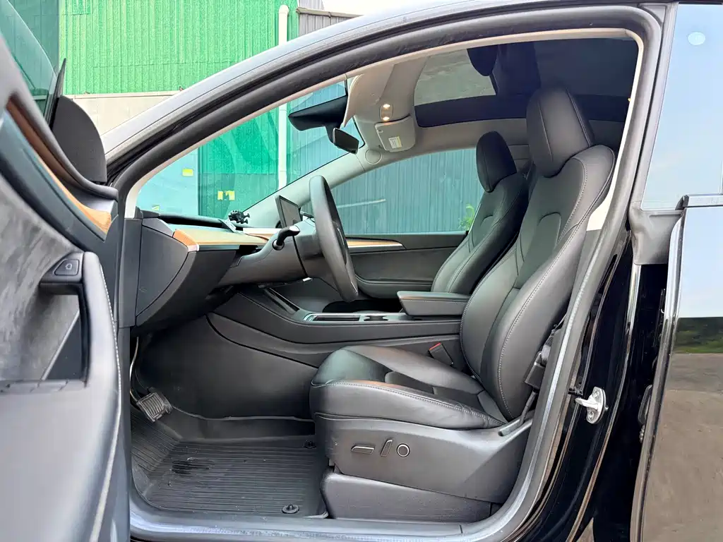 Tesla Model Y — фото 4