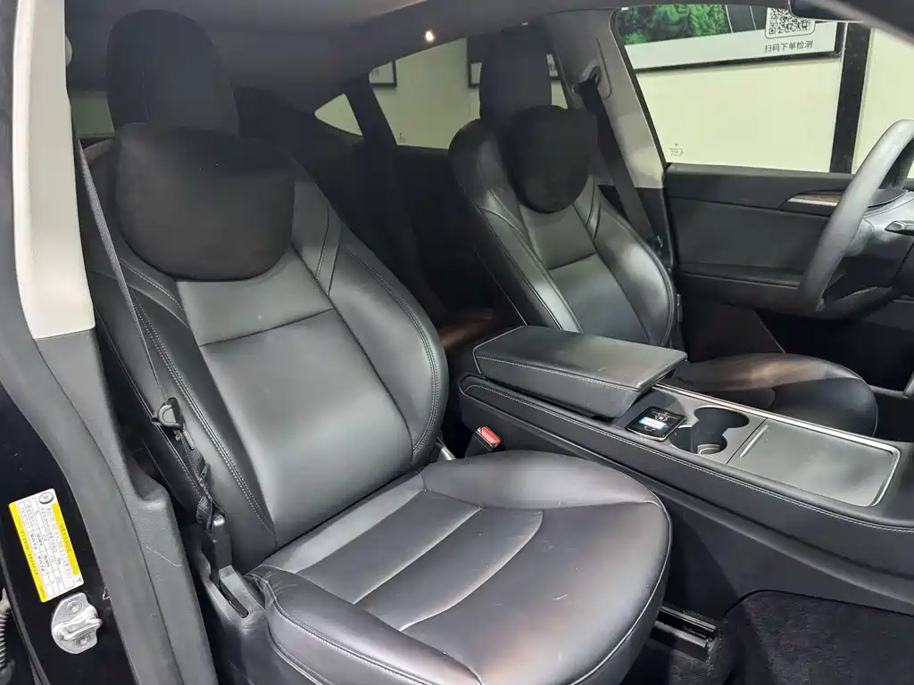 Tesla Model Y — фото 11
