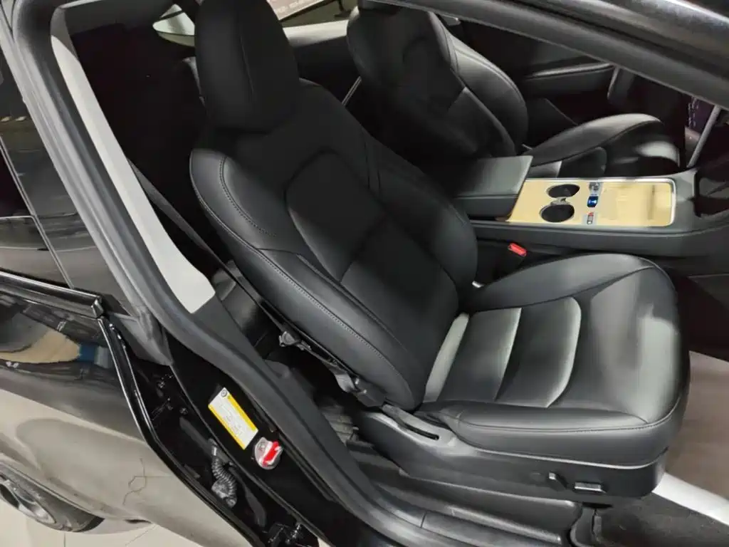 Tesla Model Y — фото 25