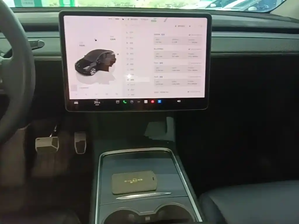 Tesla Model Y — фото 13