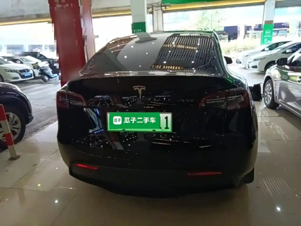Tesla Model Y — фото 6