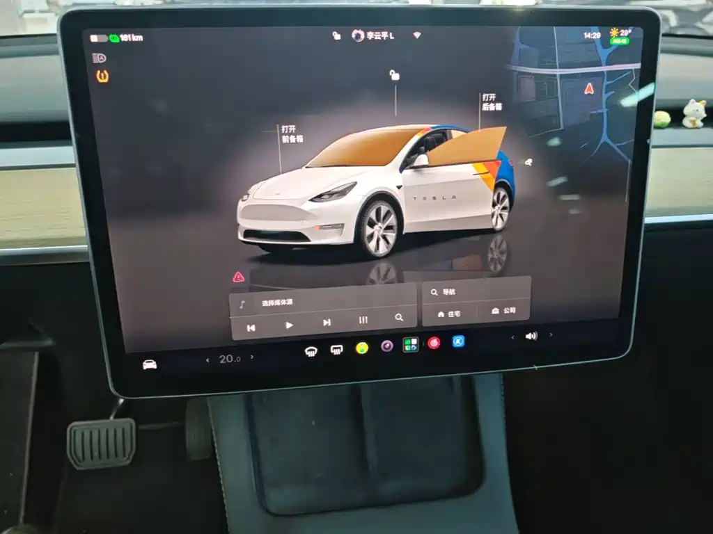 Tesla Model Y — фото 13