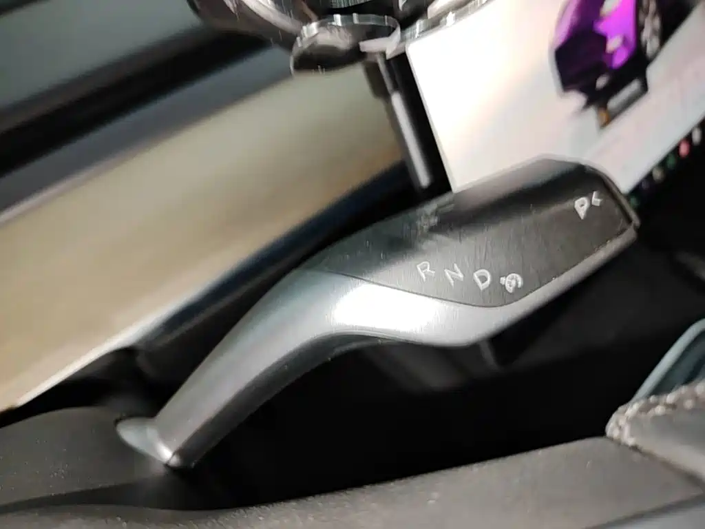 Tesla Model Y — фото 14