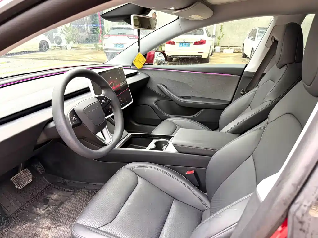 Tesla Model 3 — фото 4
