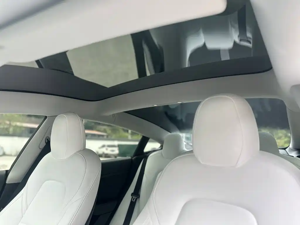 Tesla Model 3 — фото 18