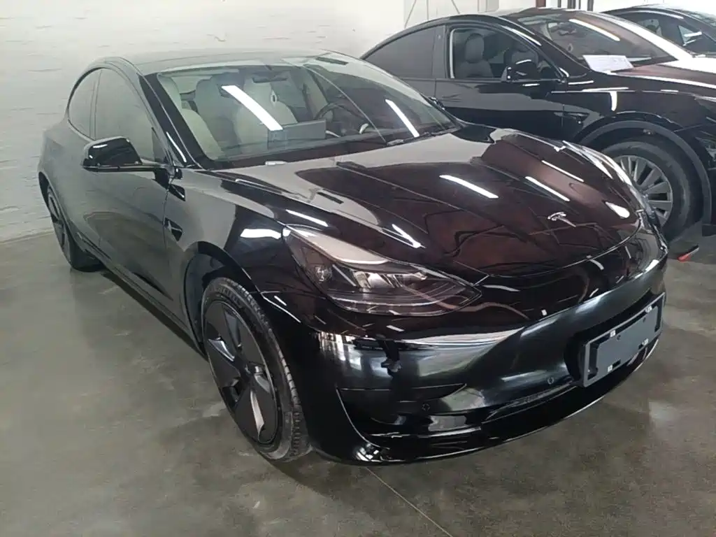 Tesla Model 3 — фото 4