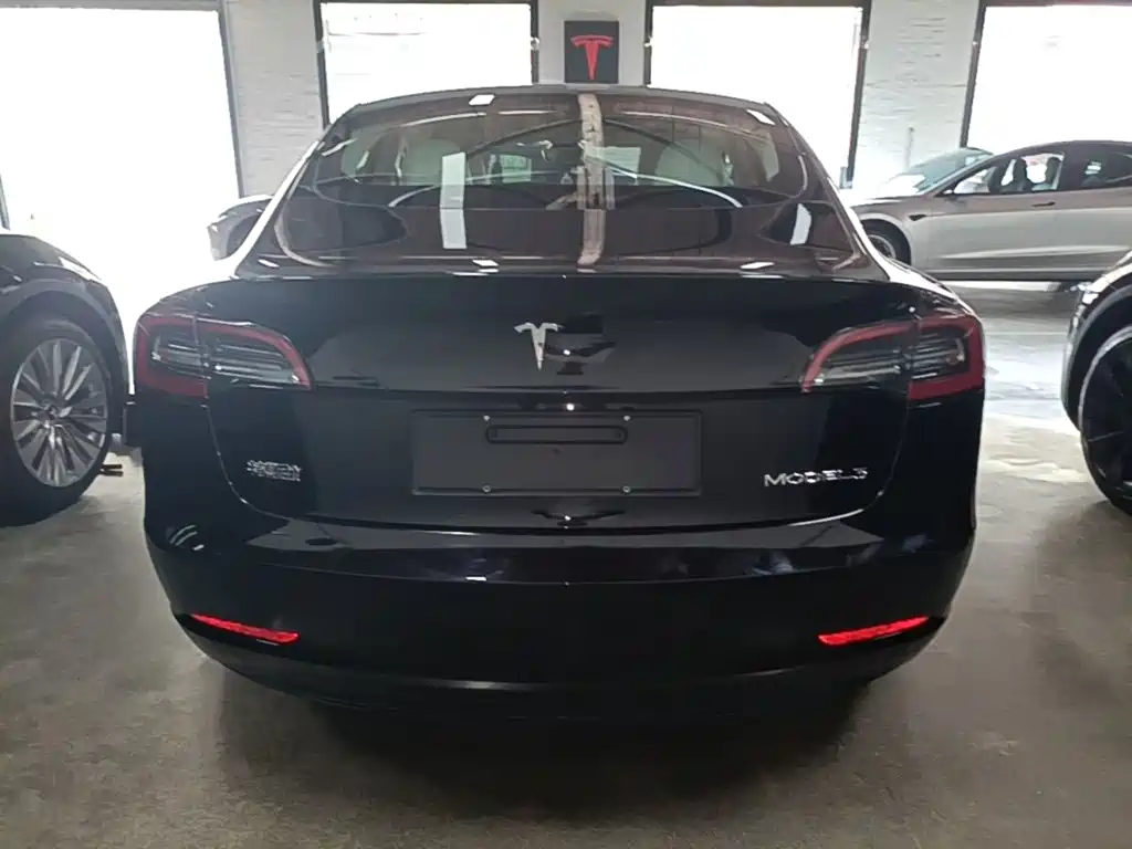 Tesla Model 3 — фото 6