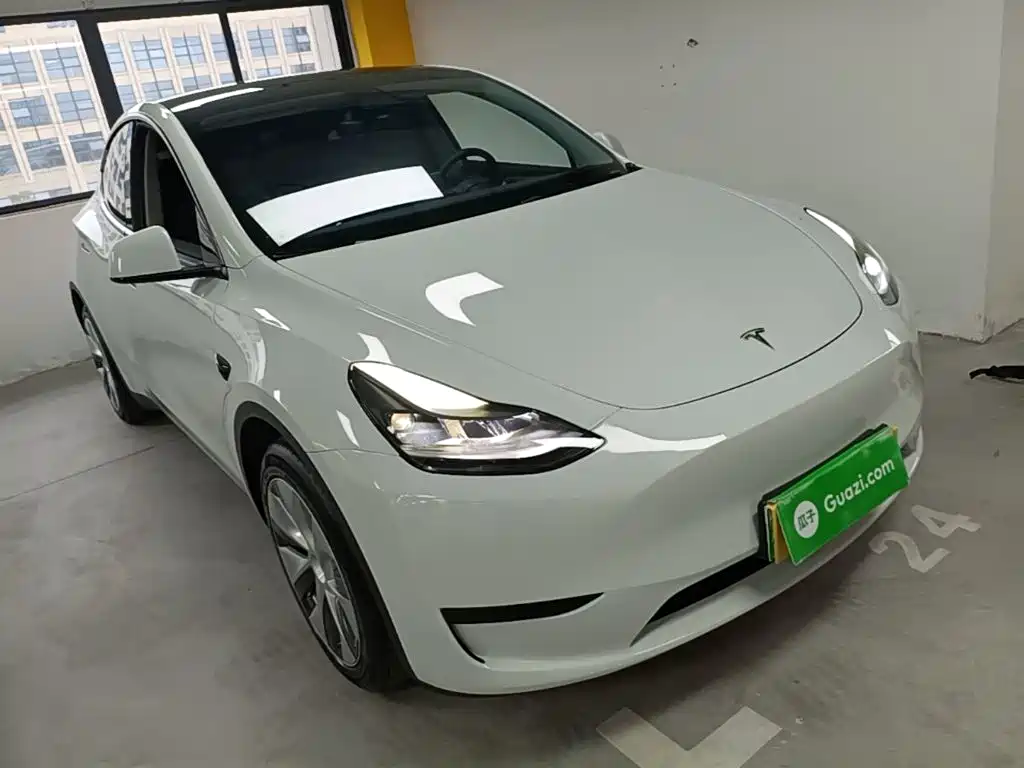 Tesla Model Y — фото 4