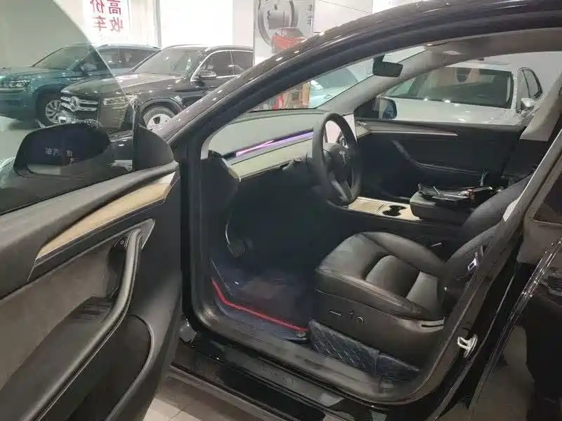 Tesla Model Y — фото 4
