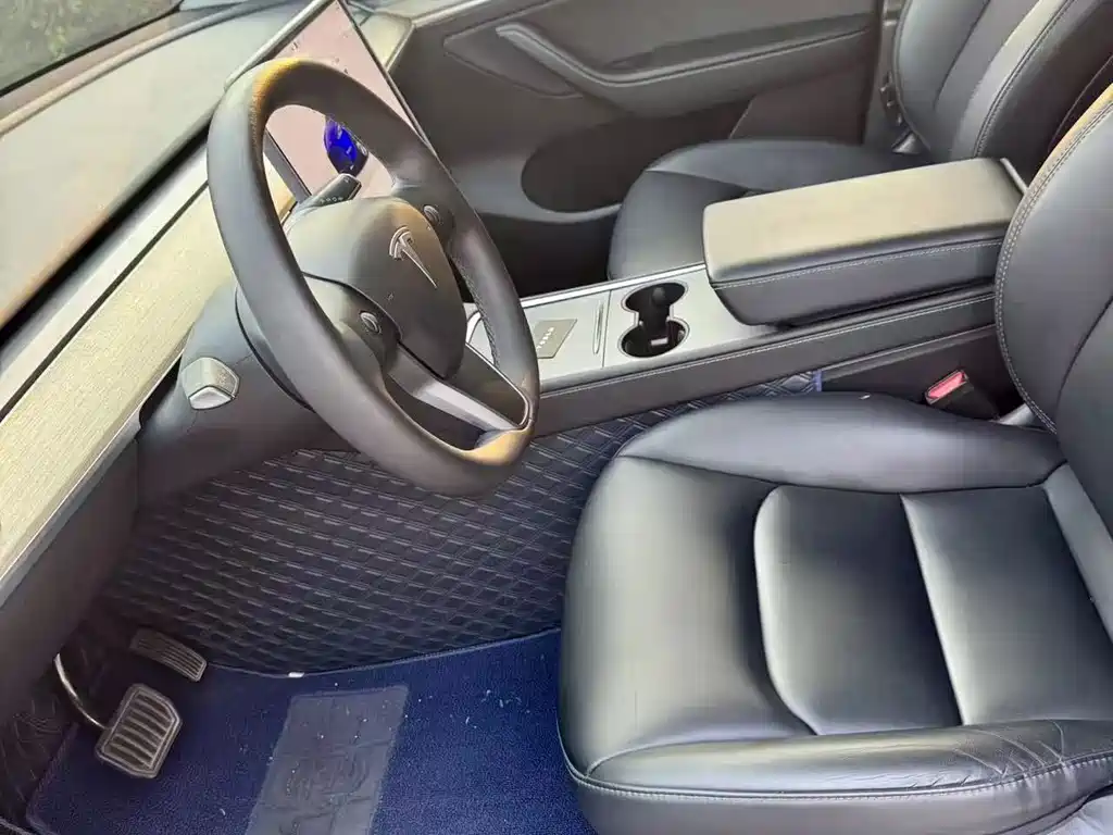 Tesla Model Y — фото 7