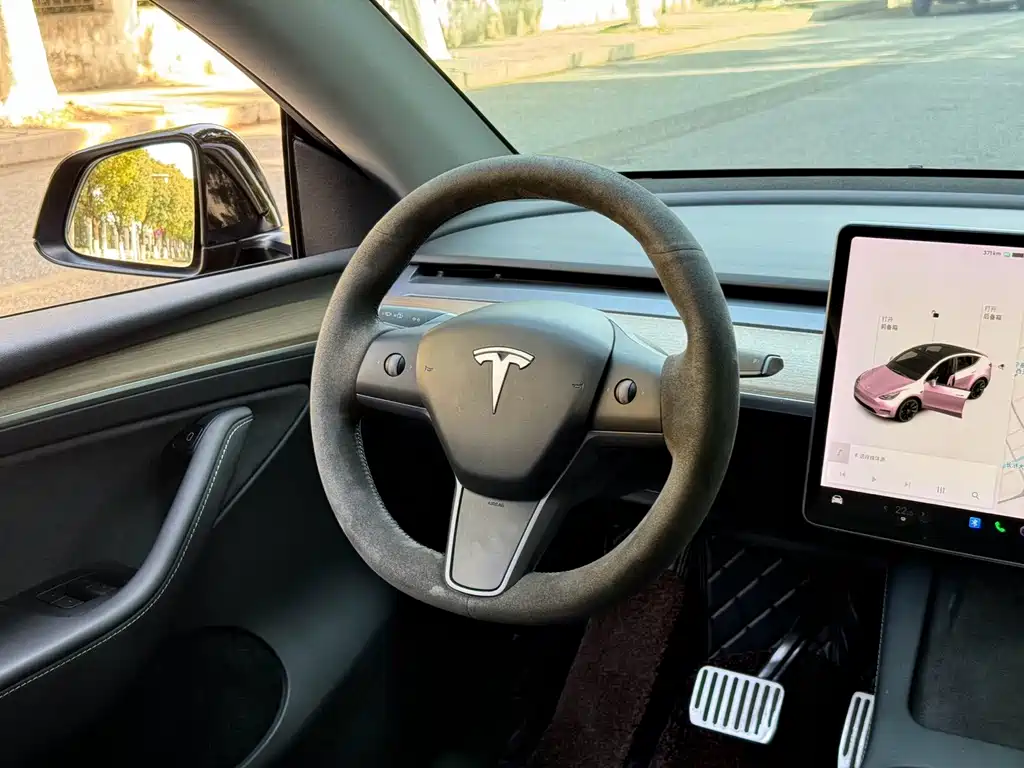 Tesla Model Y — фото 7