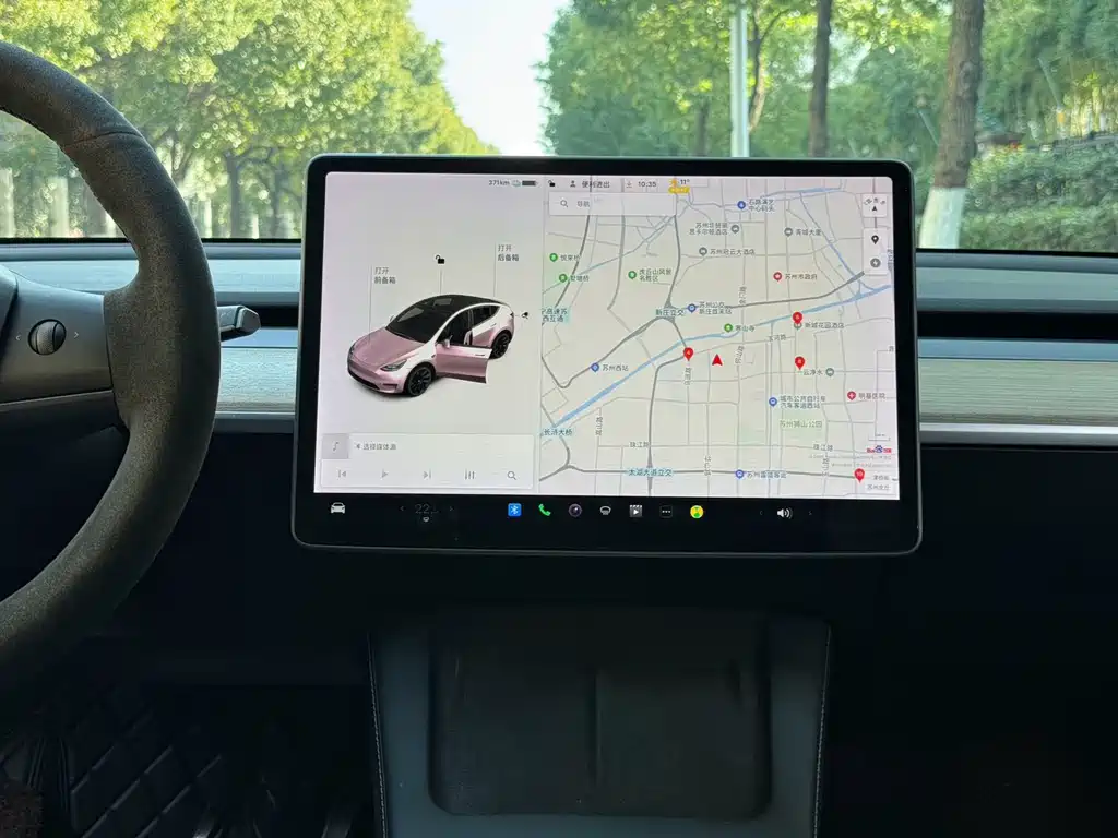 Tesla Model Y — фото 8